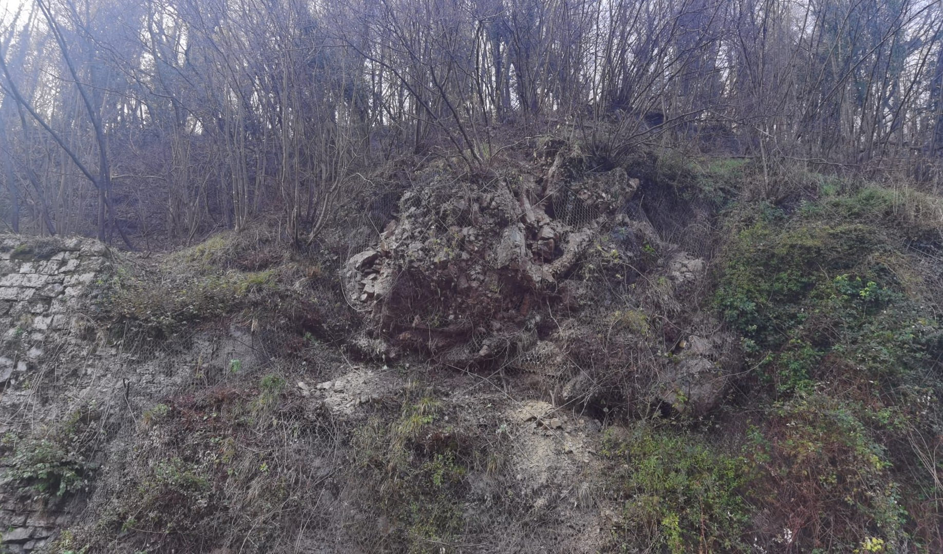 Frana tra Ronco Scrivia e Isola del Cantone, Statale 35 riaperta a senso unico alternato