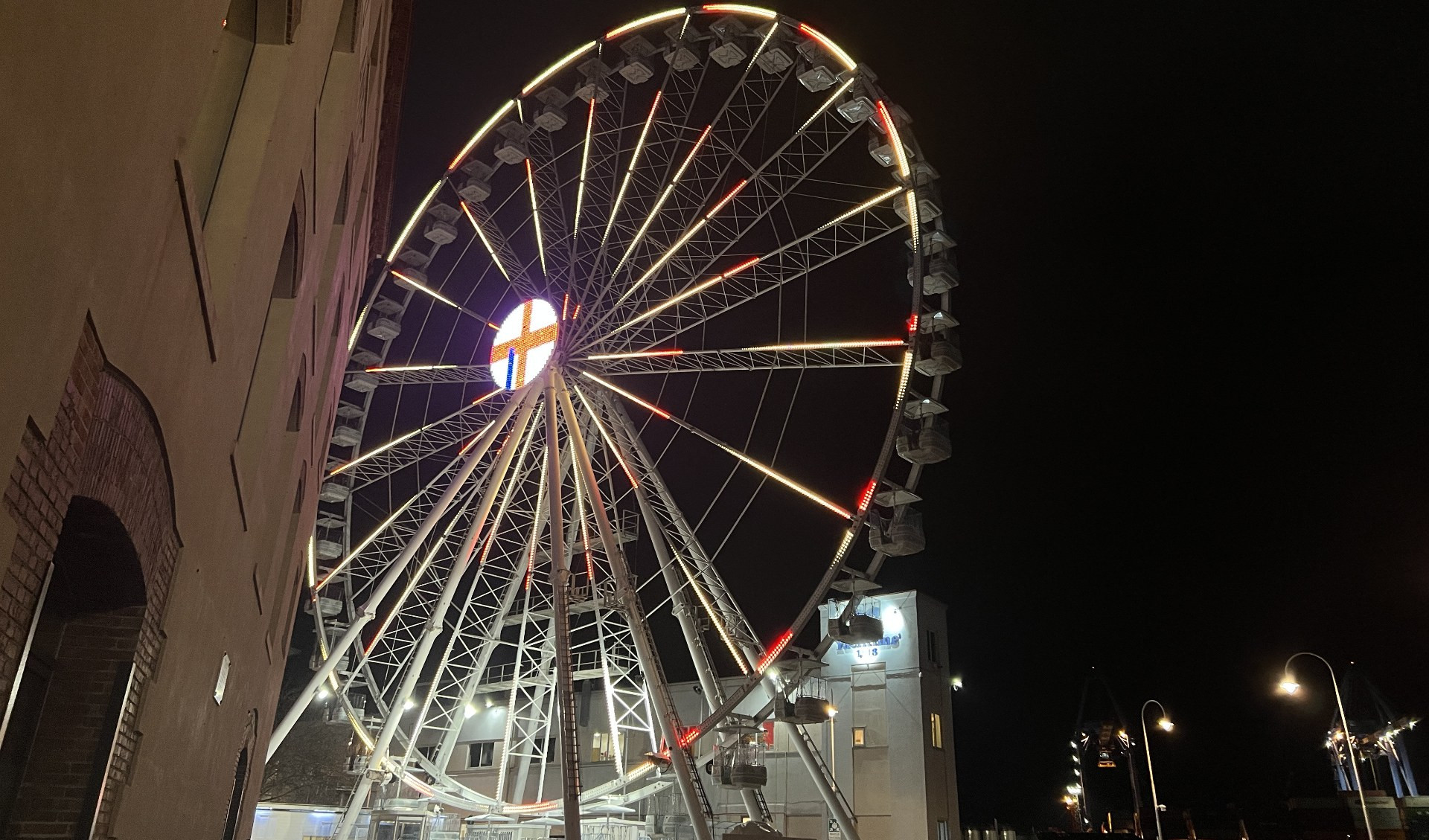 A Genova le feste al Porto Antico tra pattinaggio, mostre e la ruota panoramica