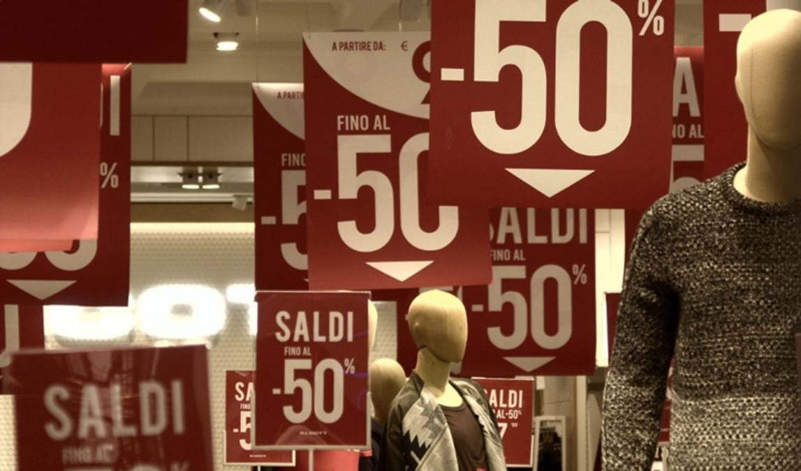 Saldi al via tra vendite online e la partenza 