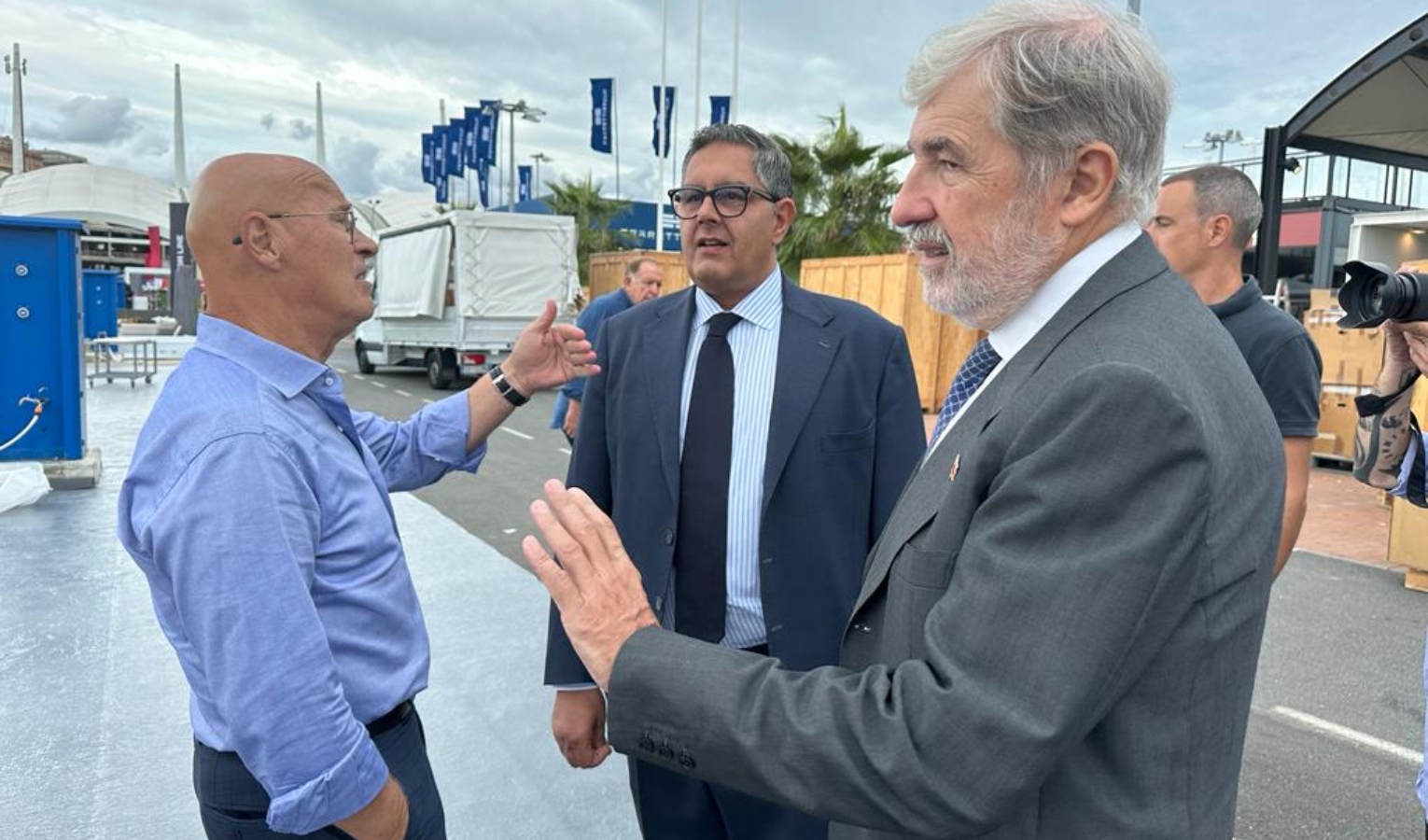 Salone Nautico, la visita di Toti, Bucci e Cecchi a poche ore dall'inizio