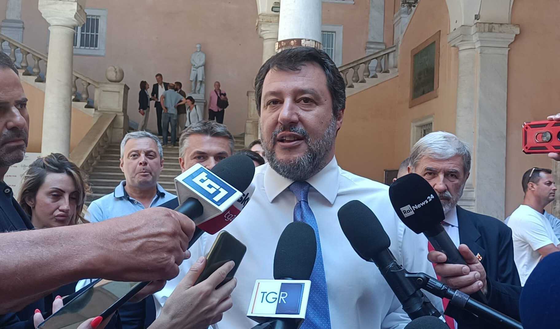 Salvini a Genova per congratularsi con Bucci: 