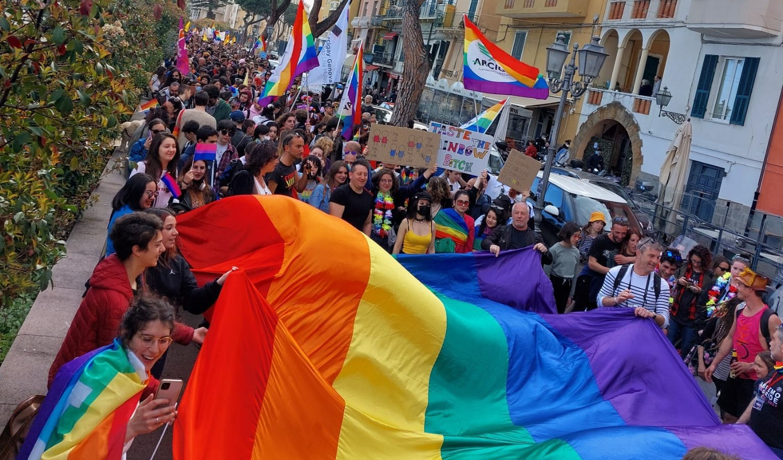 A Sanremo in mille per il gay pride a 50 anni dalla 