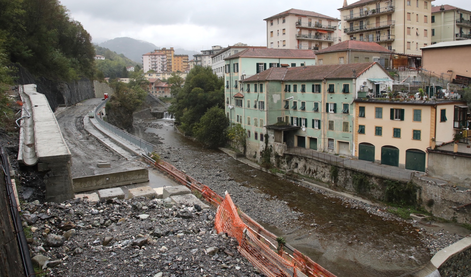 Caos Santa Marta, stop ai tir nel centro abitato di Campomorone