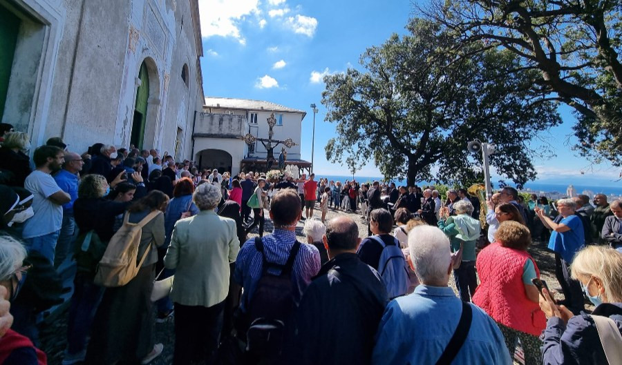 Genova, un fiume di gente per la festa della Madonna del Monte e l'addio dei francescani