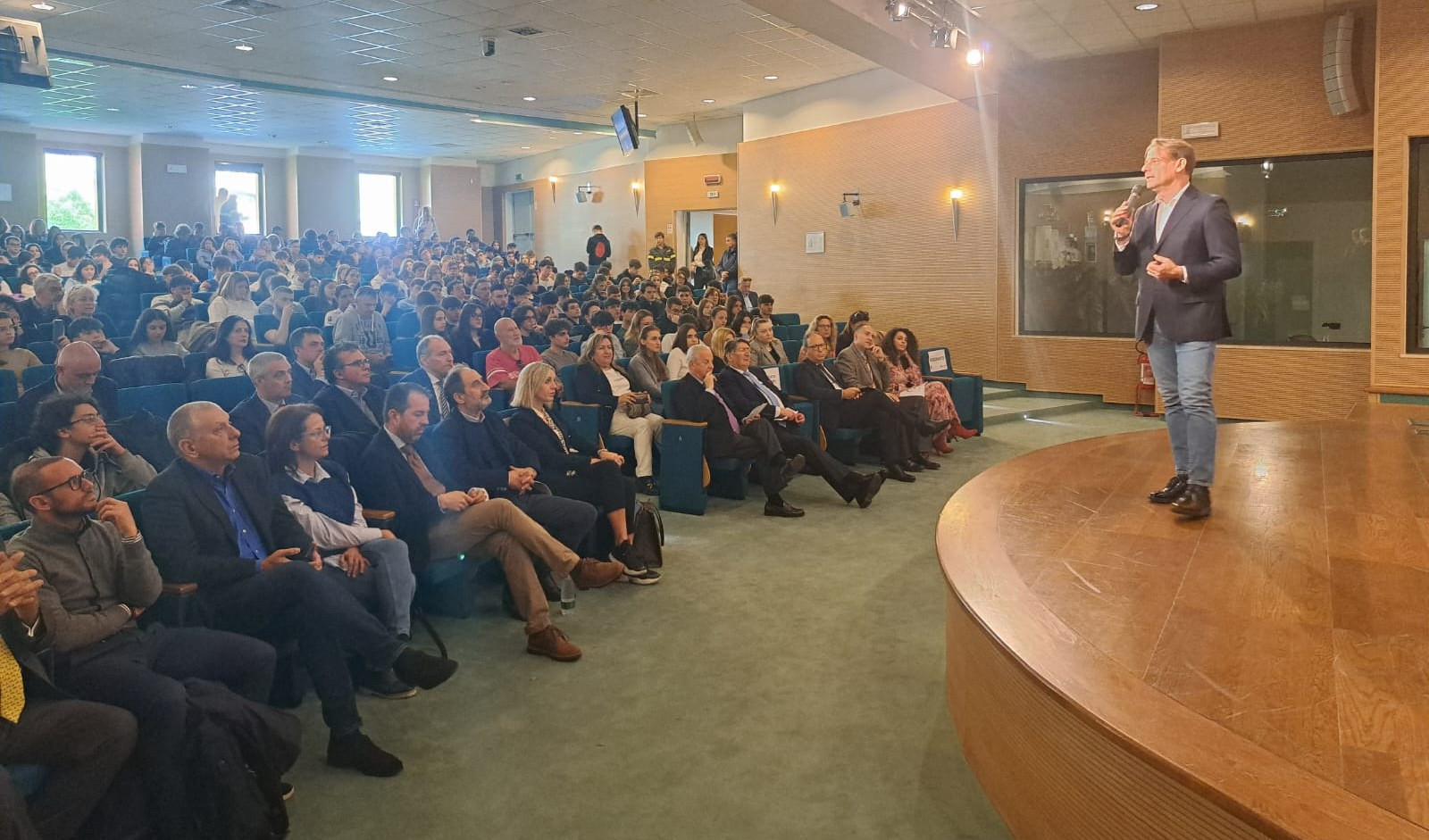 Imperia, formazione: 460 studenti al primo career talk