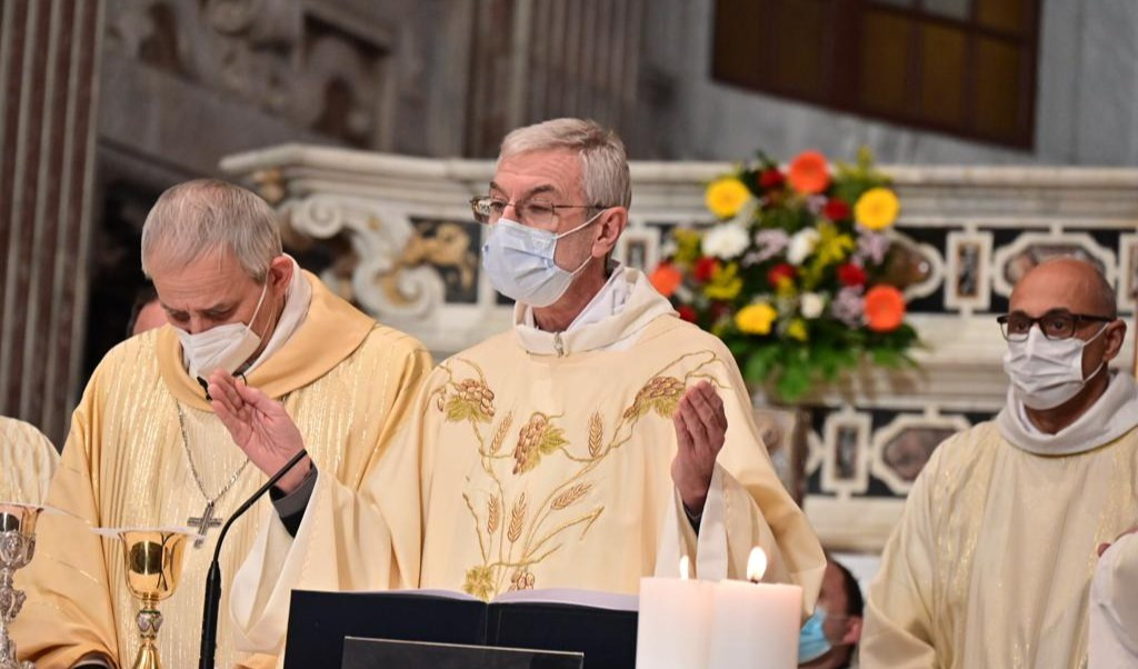Genova, l'amico degli ultimi diventa sacerdote a 66 anni. 