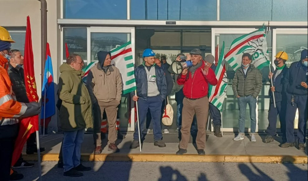 Ex Ilva Genova, oggi assemblea dei lavoratori con sciopero e protesta all'orizzonte