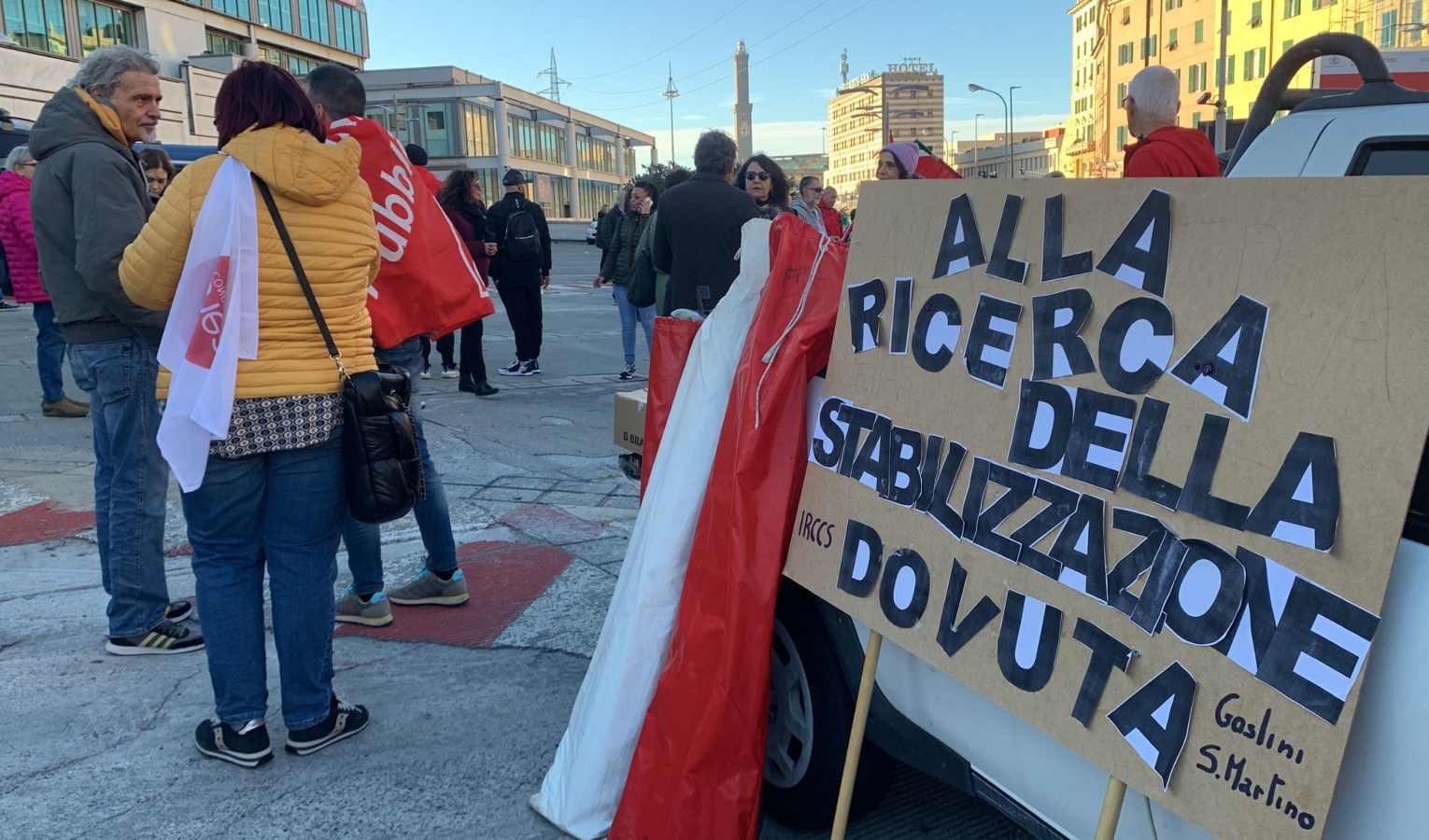 Sciopero, lavoratori e studenti in piazza: doppio corteo a Genova