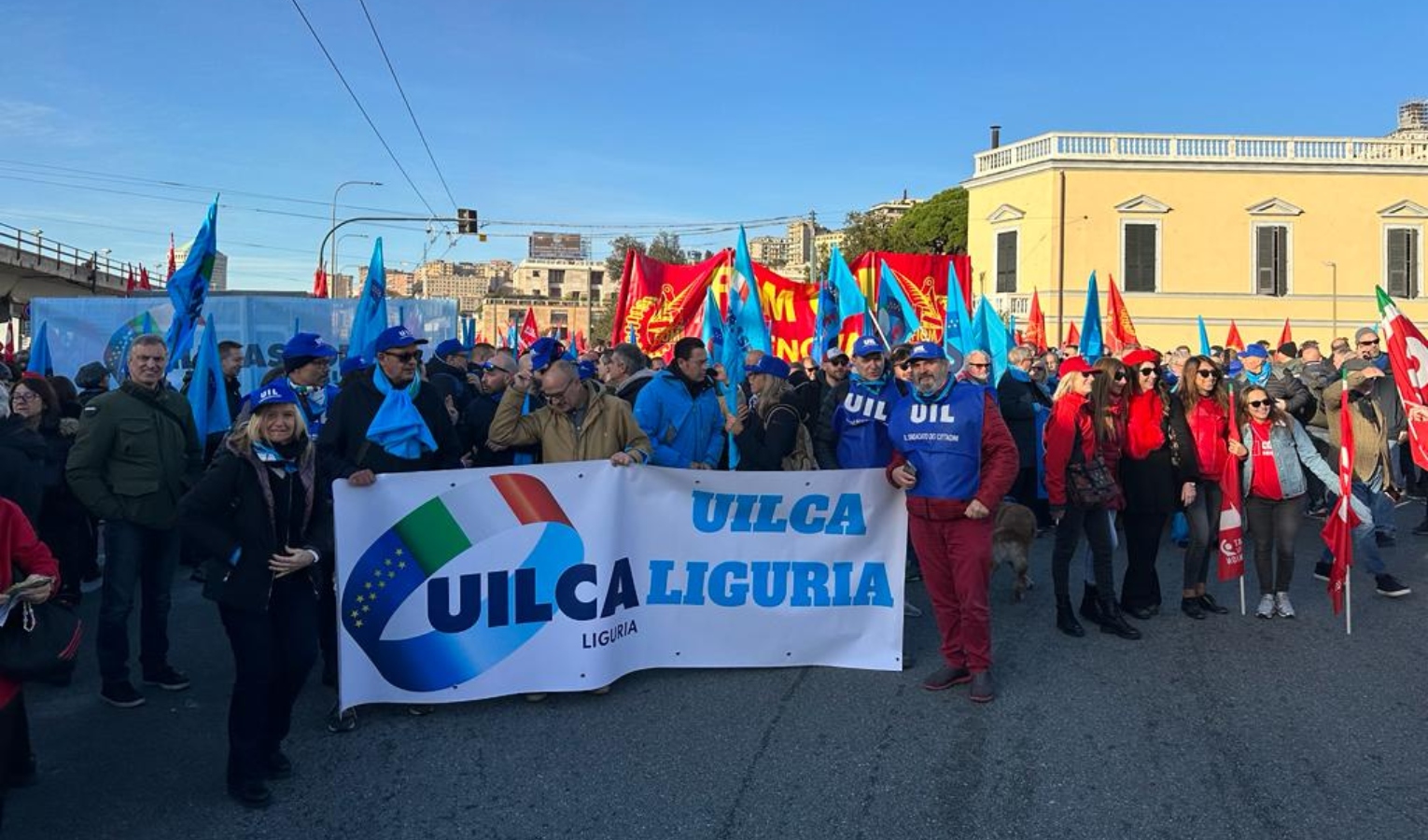 Liguria, settore privato in sciopero: corteo per le vie di Genova