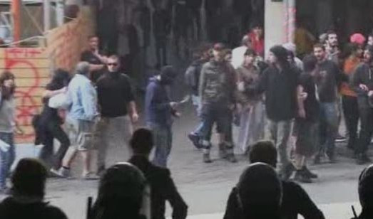 Scontri durante il comizio di Salvini a Genova, dopo 9 anni tutti assolti