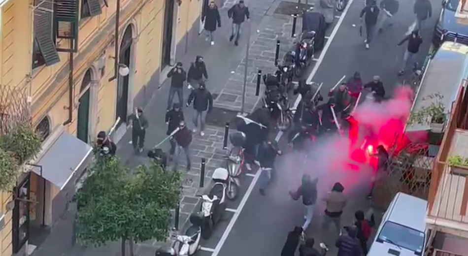 Spezia-Lazio, scontri fra tifosi in pieno centro: arresti e feriti