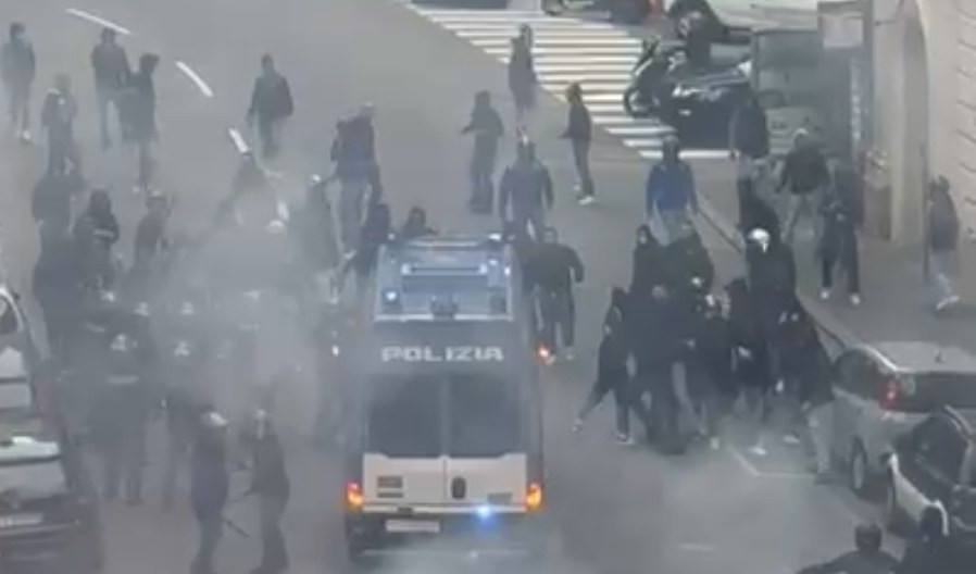Derby di guerriglia a Genova: giudizio immediato per cinque tifosi