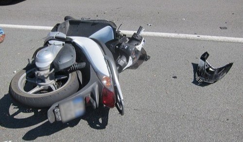 Albenga, scontro tra auto e scooter: morto motociclista