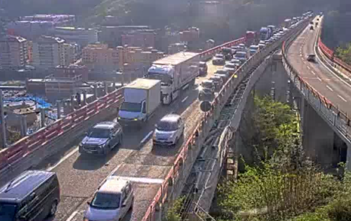 Cantiere nella galleria Monte Galletto, mattina con maxi coda nel nodo di Genova