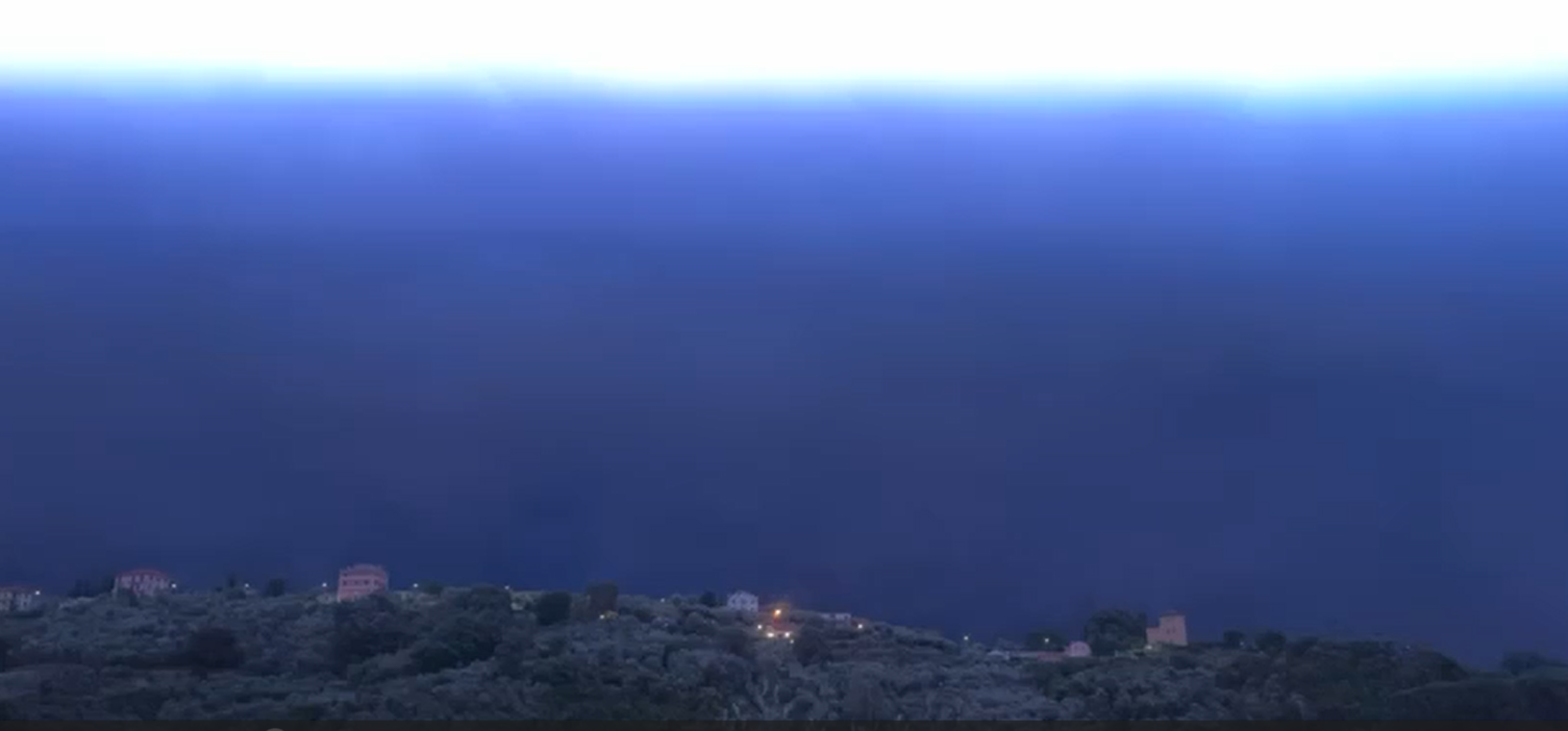 Allerta meteo in Liguria, tempesta di fulmini a Chiavari: il video
