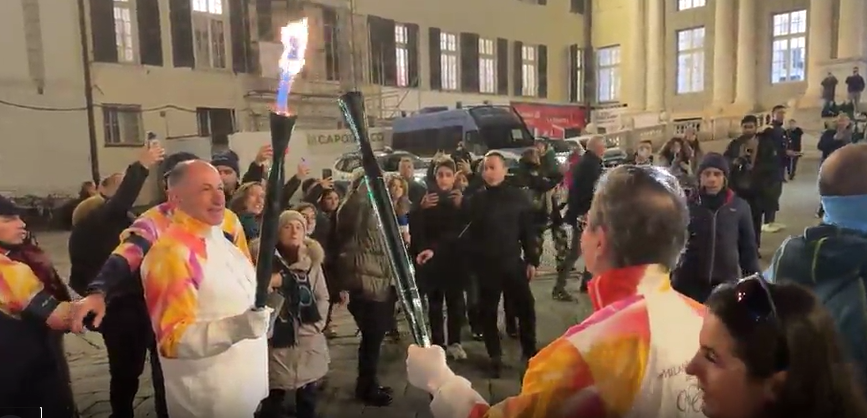 La Fiamma Olimpica a Genova, un mare di folla da Boccadasse al Porto Antico 