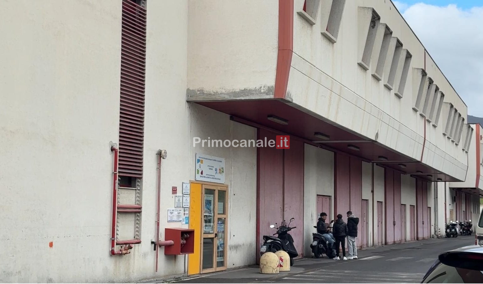 Incidente mortale a Sanremo: i genitori in presidio davanti alla scuola per chiedere sicurezza