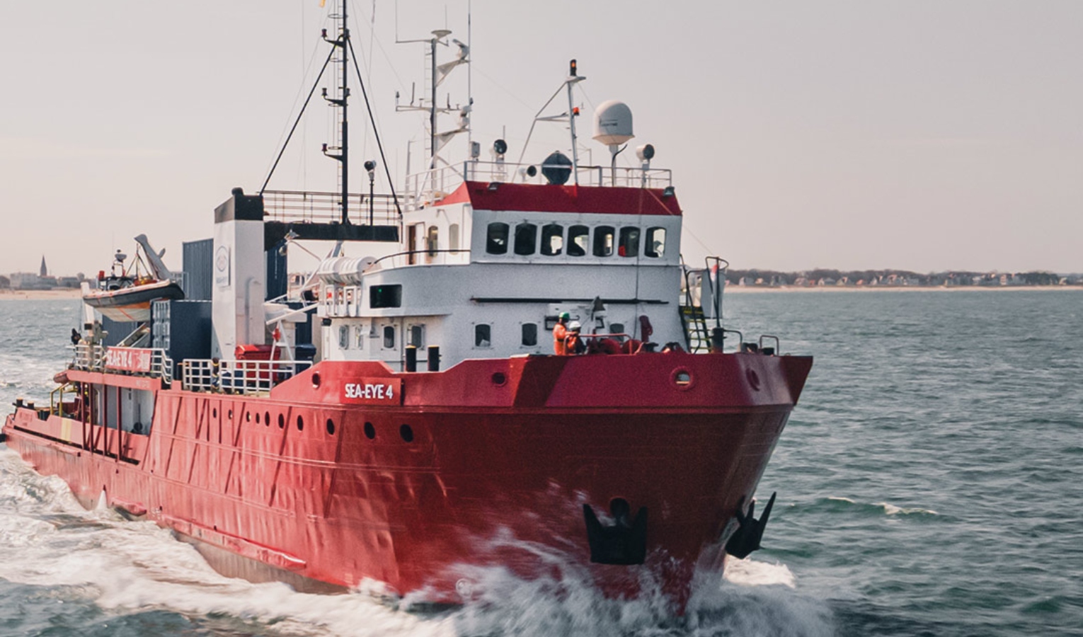 La nave 'Sea-Eye 4' in arrivo a Genova con 51 migranti 