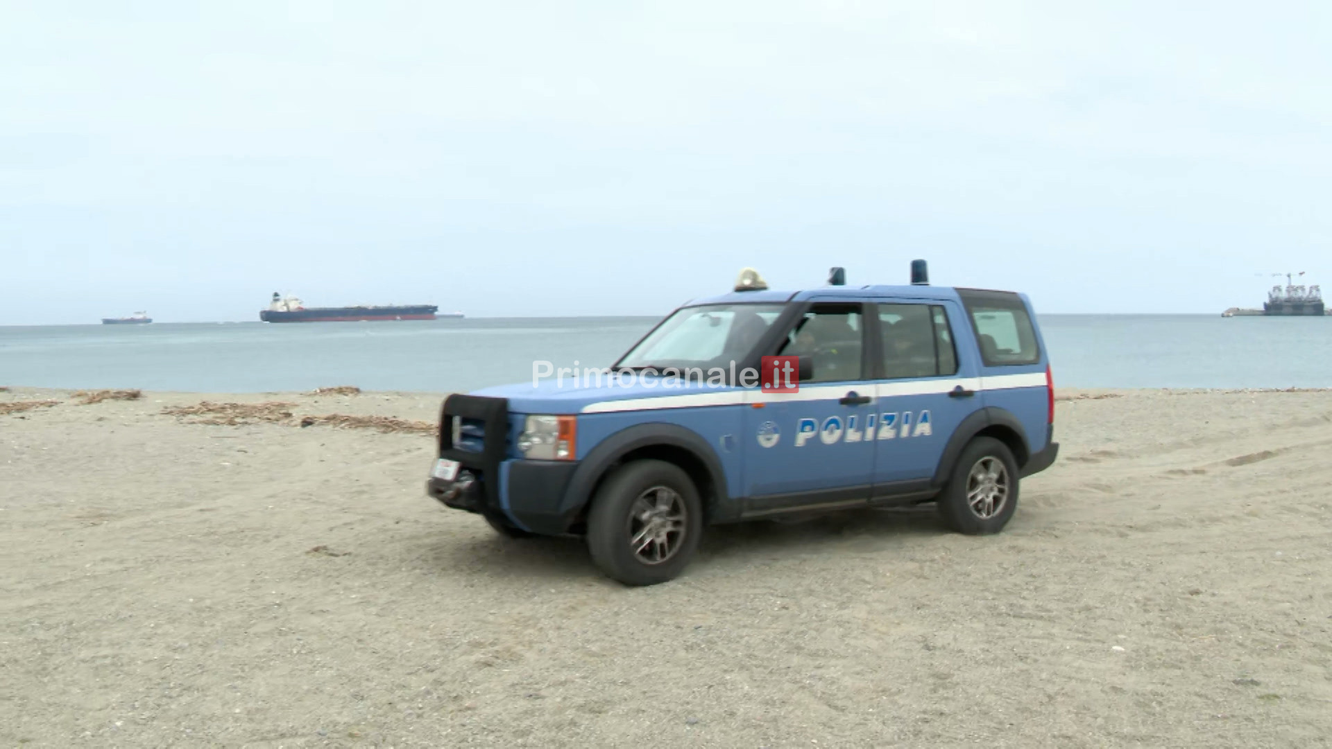La petroliera Seajewel al largo di Savona