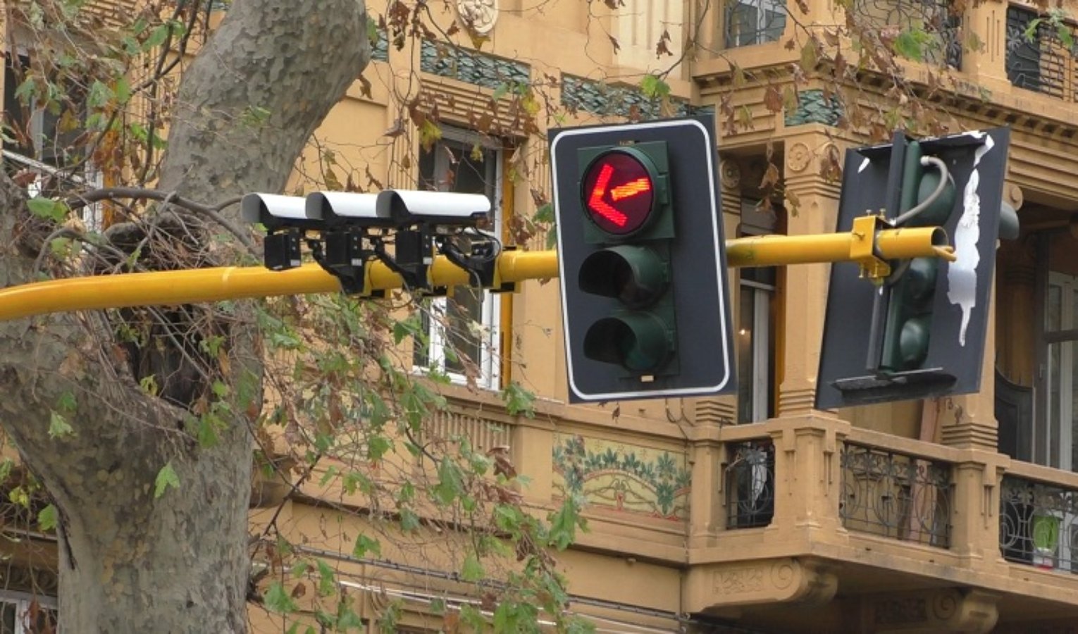 Genova, da domani in funzione due nuovi semafori intelligenti