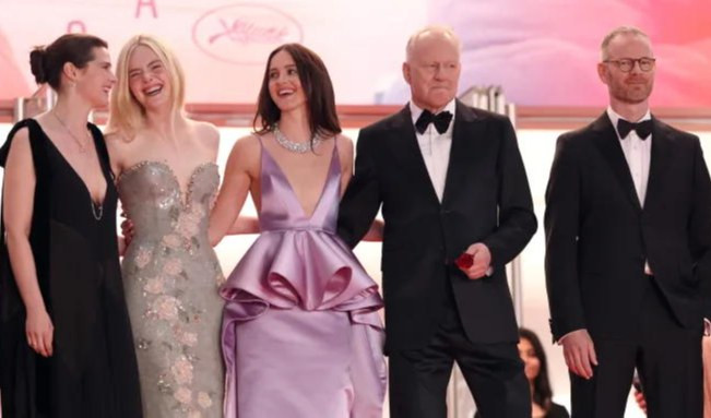 Il cast di 'Sentimental value' Due uomini e tre donne in abito da sera