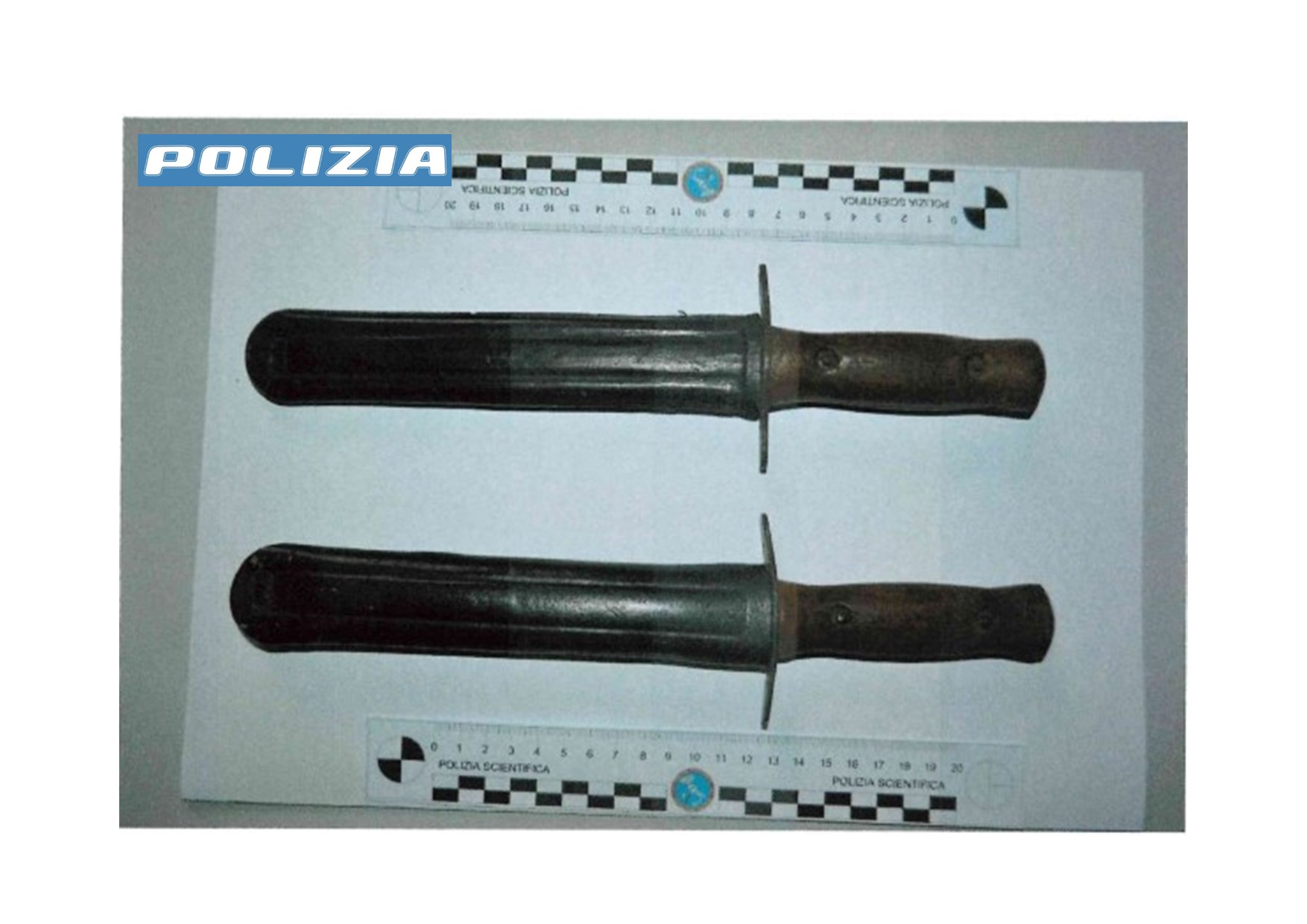 Litiga con una donna ed estrae un pugnale dei 