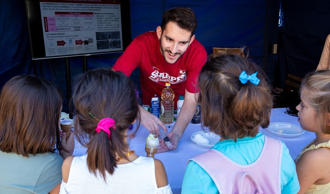 Sharper Night, venerdì torna a Genova la maratona di scienza