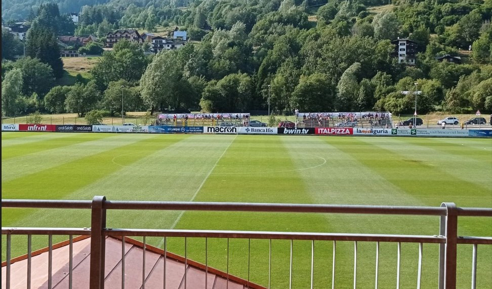 La siccità colpisce la Sampdoria: divieto di bagnare il campo di Temù