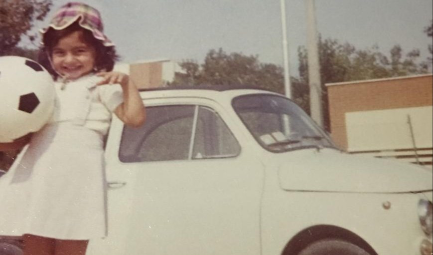 Simona Ferro in una foto da bambina