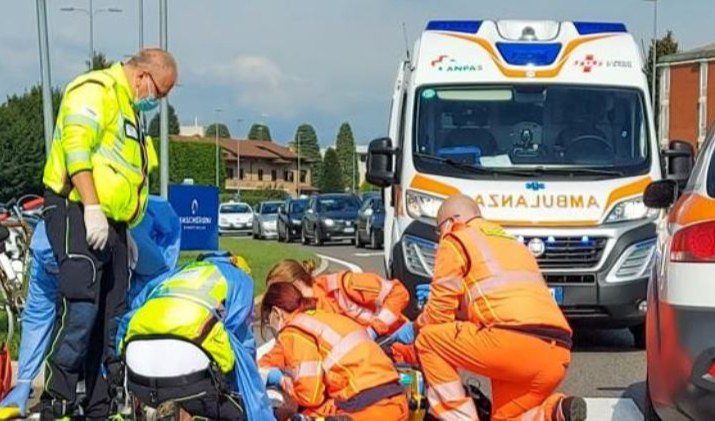 Ceranesi, ciclista investito da un'auto: in elicottero al San Martino