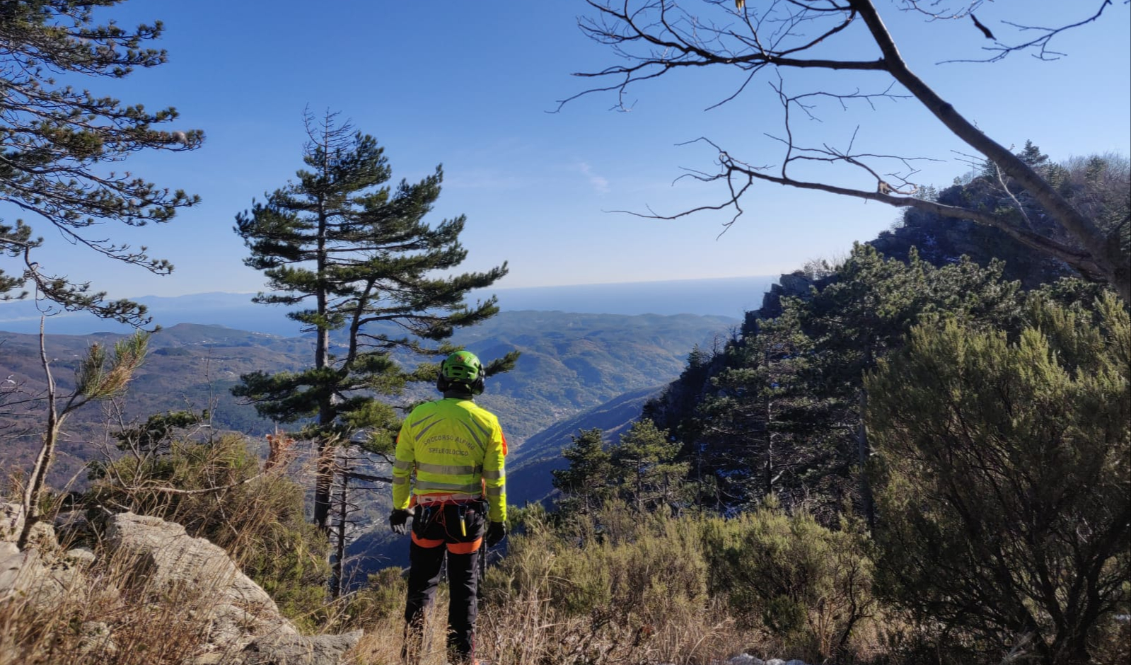 Biker cade nel finalese, intervento del Soccorso Alpino