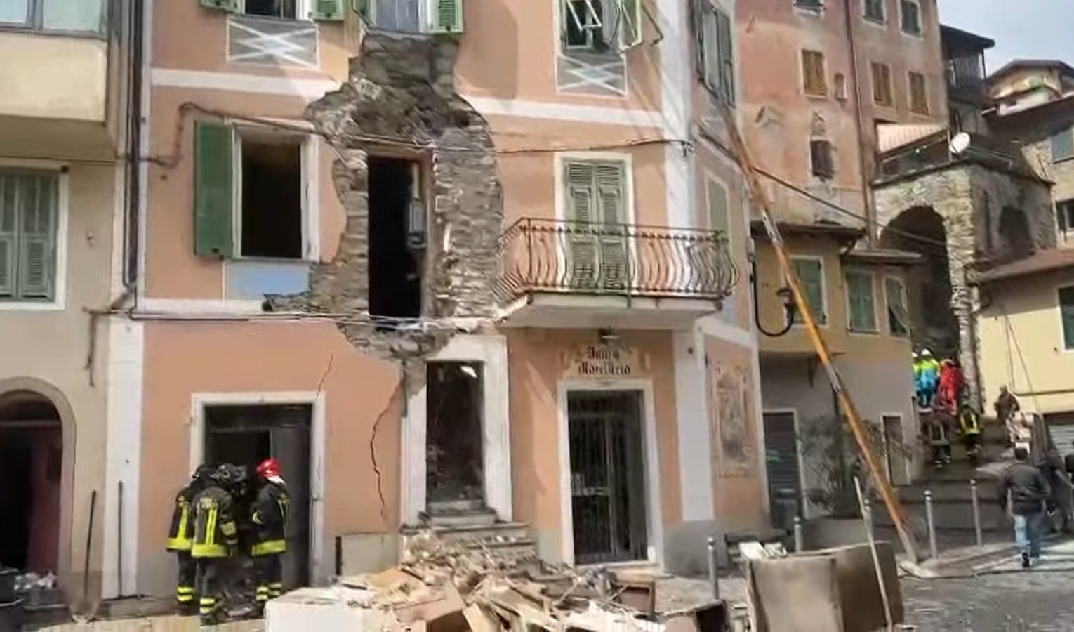 Esplosione Soldano, due ragazzi in coma: palazzina messa in sicurezza