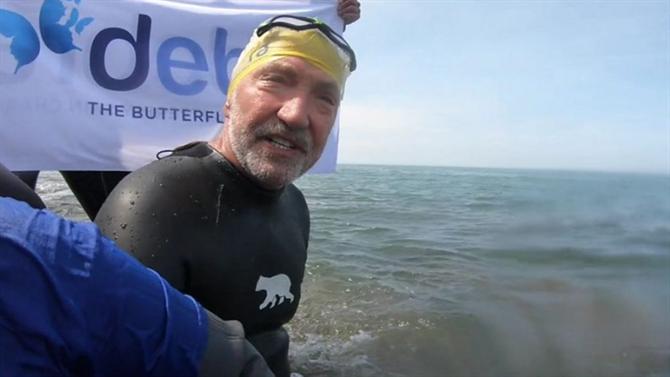 Sampdoria, l'impresa di Souness: a 70 anni staffetta a nuoto nella Manica