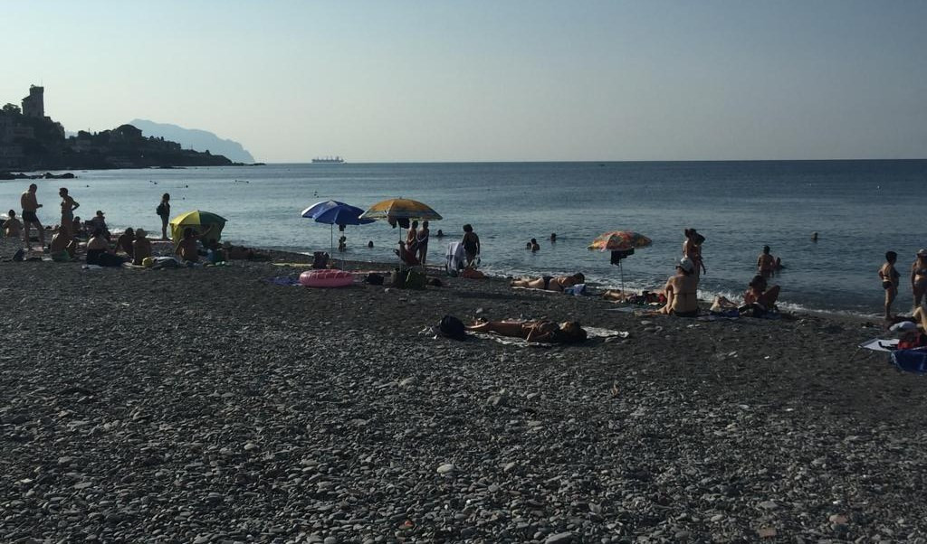 Voltri, l'appello del garante Lalla: riapriamo al più presto la spiaggia dei bambini