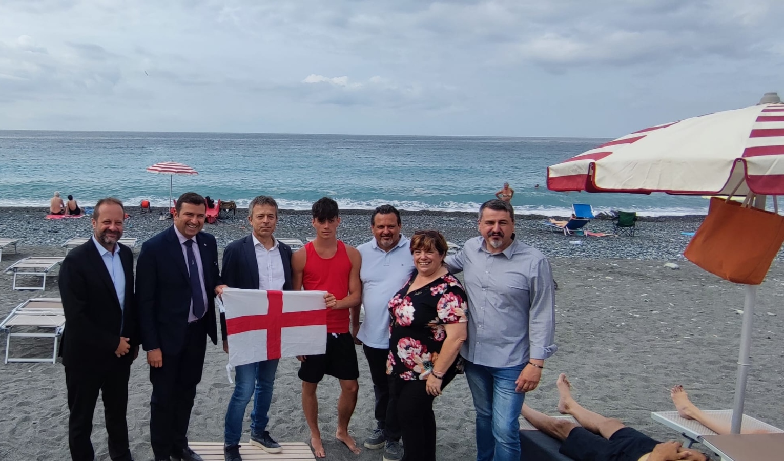 Genova, a Voltri apre la nuova spiaggia libera con servizi