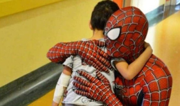 Lo Spiderman col Covid: 