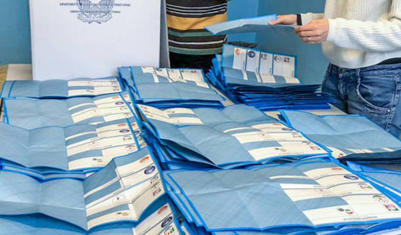 Le schede elettorali per il voto Schede elettorali
