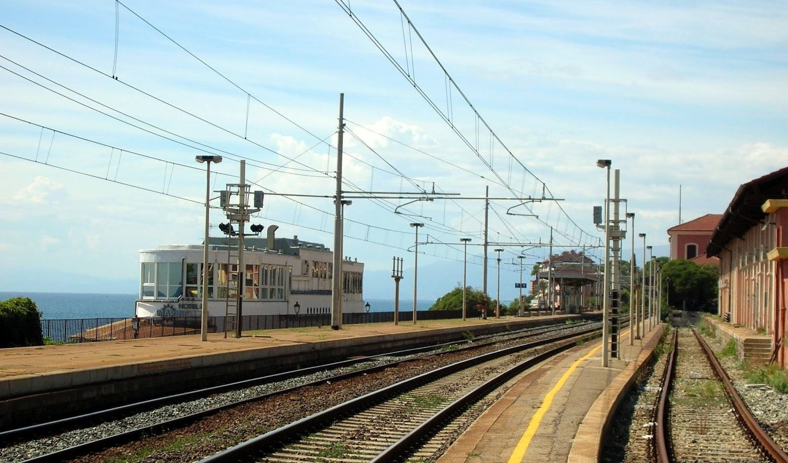 Guasto sulla linea, traffico ferroviario ripreso tra Nervi e Recco: ritardi fino a 2 ore