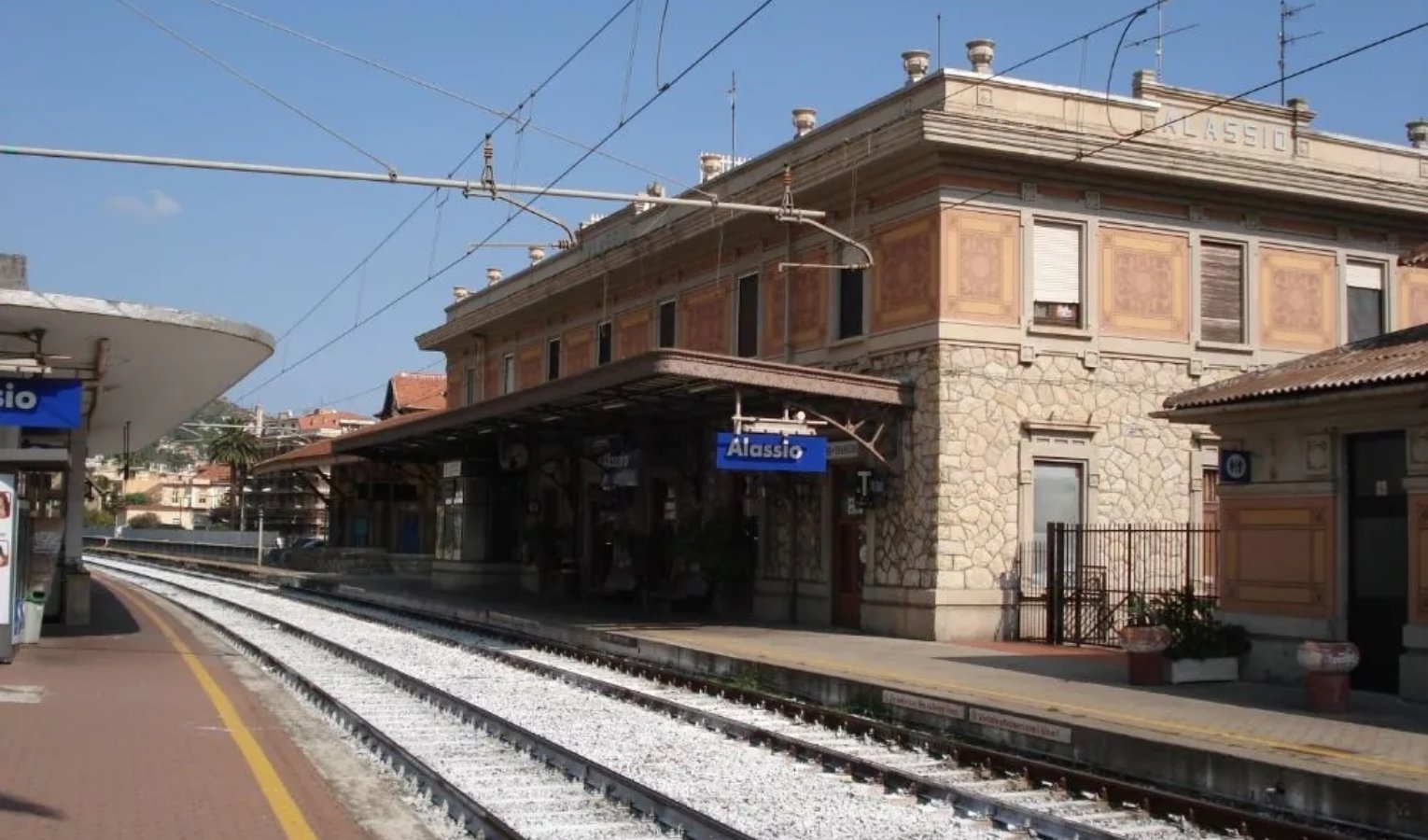 Sbandati e spacciatori, sindaco Alassio chiede chiusura notturna della stazione