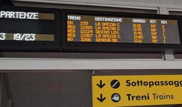 Trenitalia, dopo due ore di disservizio ripristinata la vendita dei biglietti
