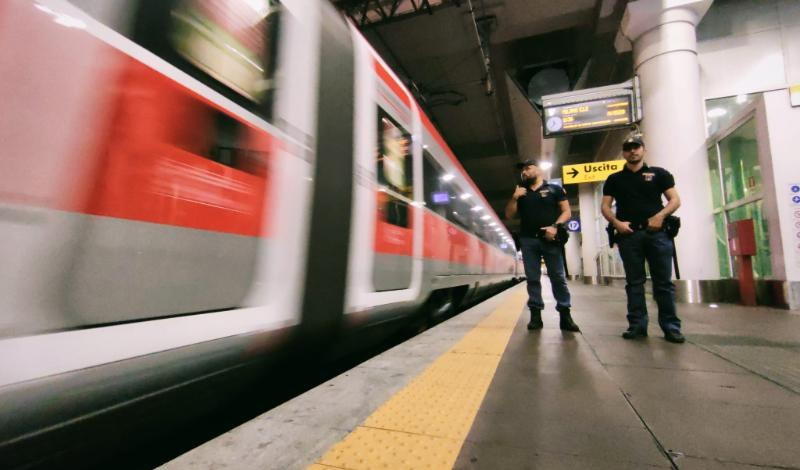 La rapina si è consumata a bordo di un treno