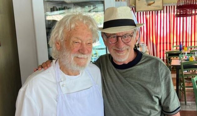Spielberg sull'isola Palmaria, per il regista pranzo con pesto e frutti di mare