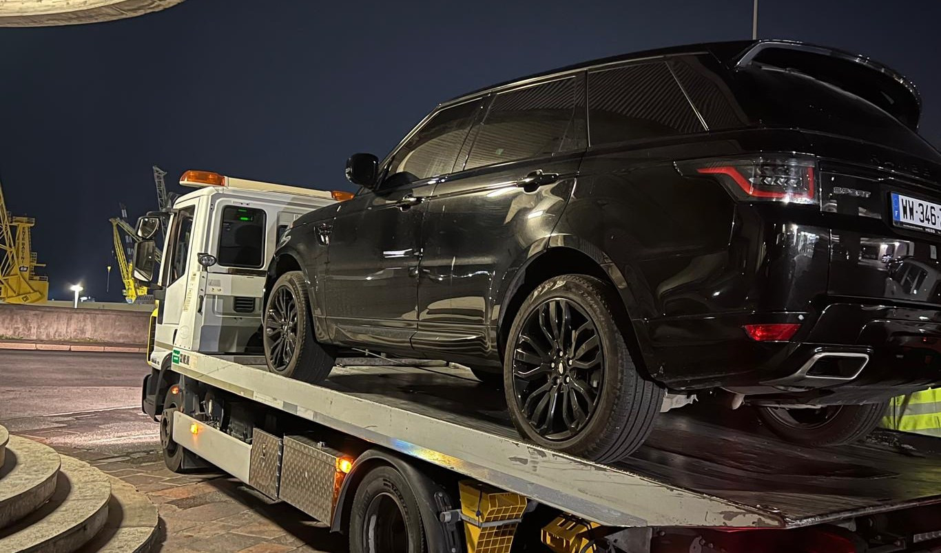 Commerciante d'auto riciclava vetture rubate: arrestato