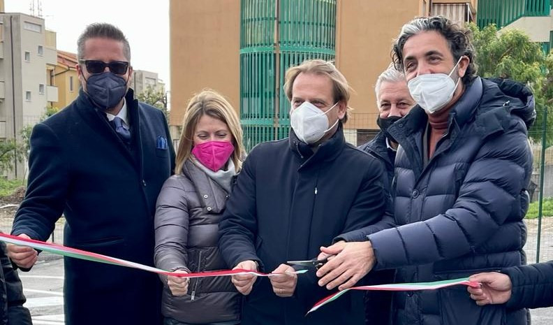 Taggia, aperto nuovo posteggio con defibrillatore