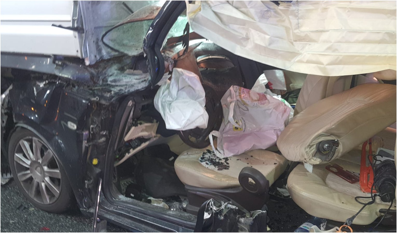 Incidente in A12 a Genova, scontro auto-furgone: un ferito grave