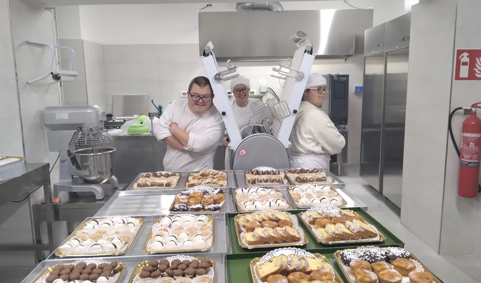 Dal b&b inclusivo alla pasticceria, alle 21 a People la compagnia della tartaruga 