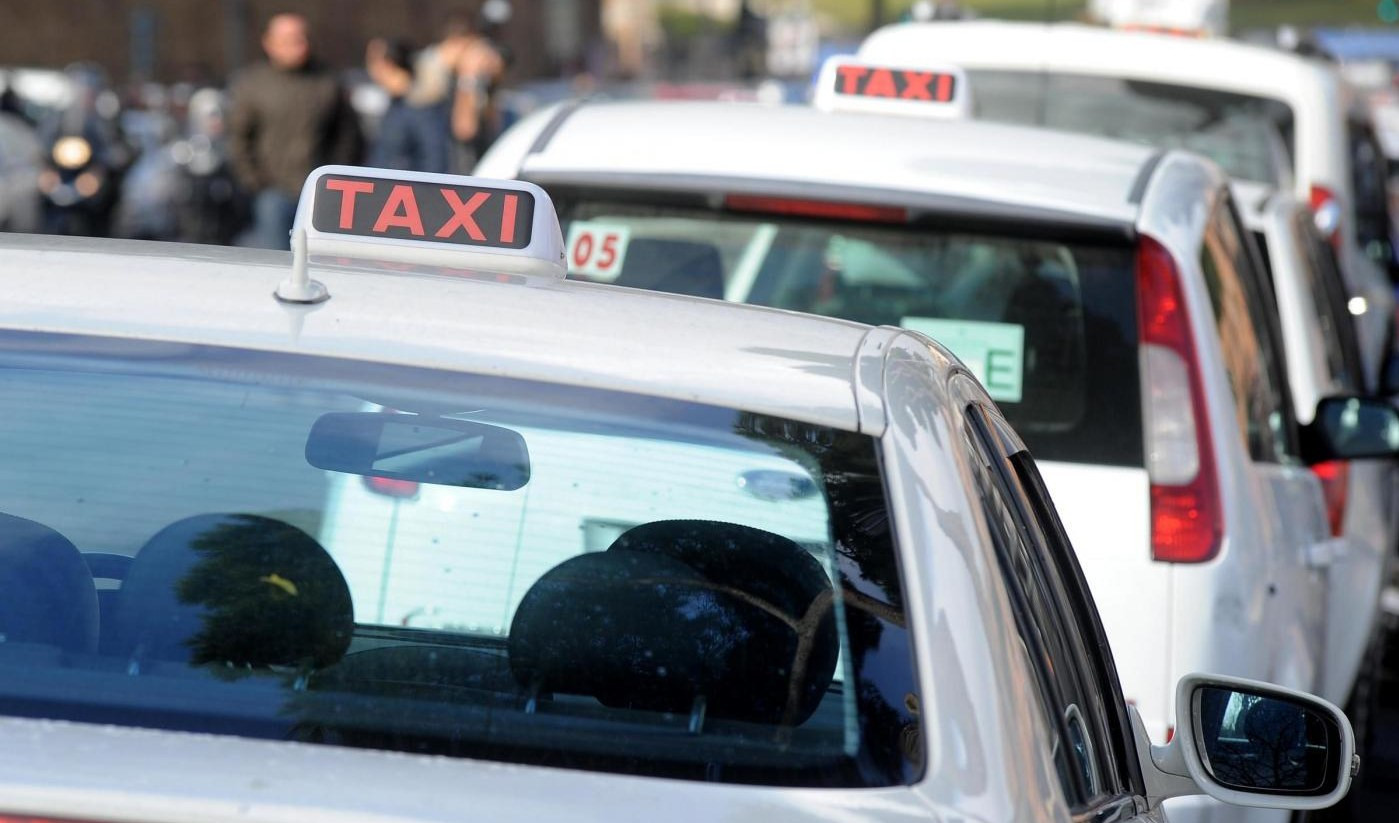 Genova, rapina tassista fermo al parcheggio: arrestato