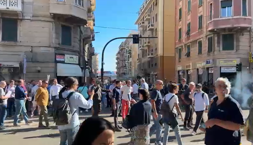 Lo scontro tra comitati 'no forno' e operai Fiom IL VIDEO