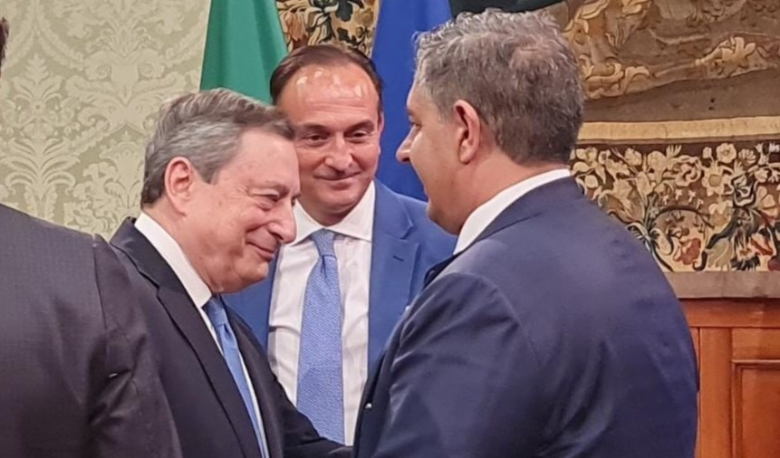 Investimenti a rischio, Toti invita i governatori a sostenere Draghi