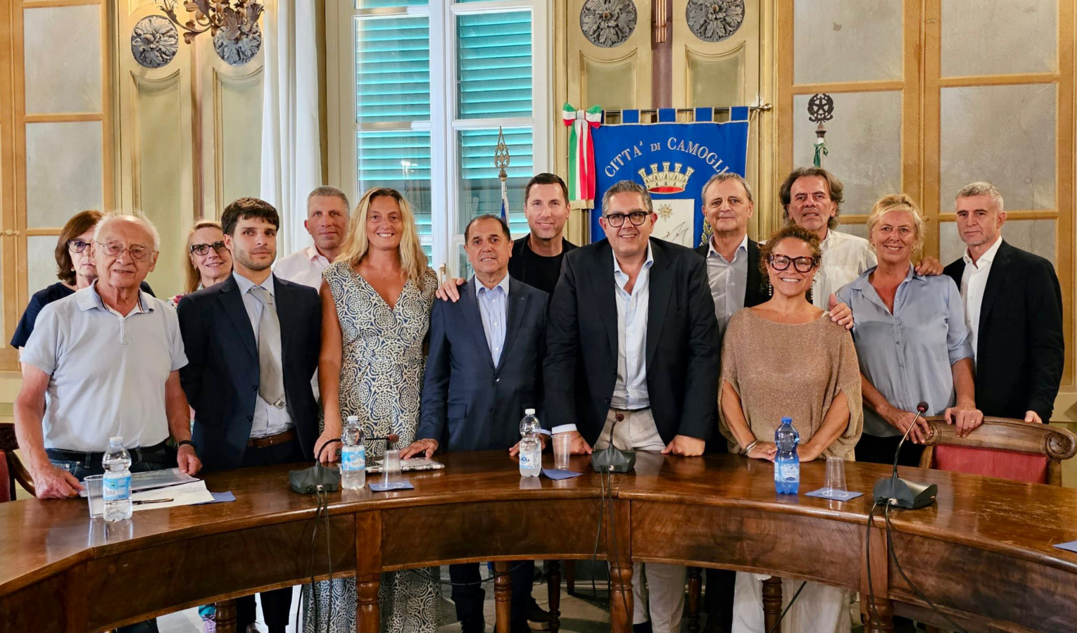 Il presidente Toti a Camogli con il sindaco in visita al Teatro Sociale